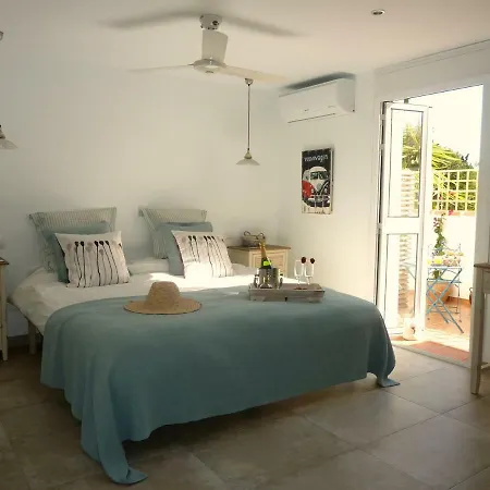 Alojamento de Acomodação e Pequeno-almoço Breeze Boutique Guest Rooms,