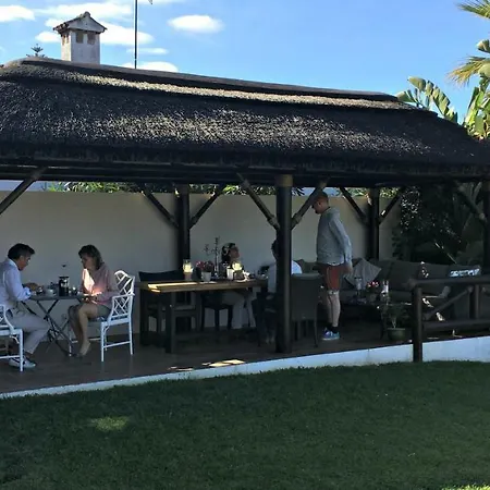 Breeze Boutique Guest Rooms, Alojamento de Acomodação e Pequeno-almoço 4*