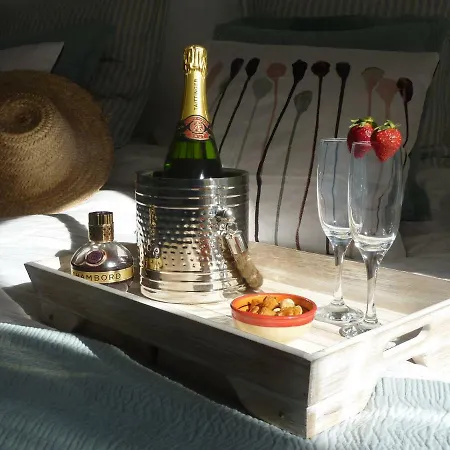 Breeze Boutique Guest Rooms, 4* Marbella