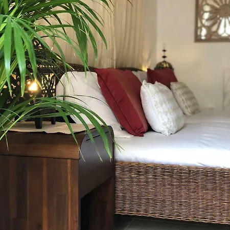 Bed & Breakfast Breeze Boutique Guest Rooms,